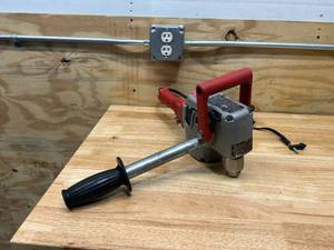 lot 33 image: MILWAUKEE 7.5 Amp 12 in. Hole Hawg Heavy-Duty Corded Drill