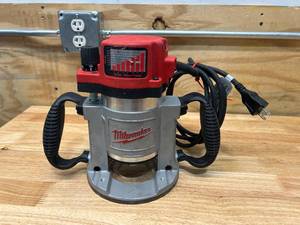 lot 35 image: MILWAUKEE 3-12 Max HP Fixed-Base Production Router