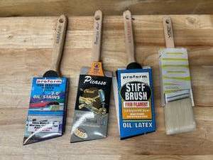 lot 71 image: Lot of 4 Paint Brushes