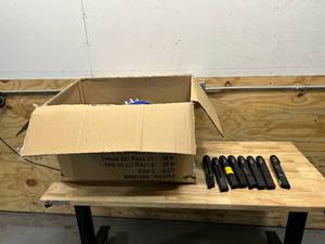 lot 124 image: Lot of Miscellaneous Salvage Store Returns