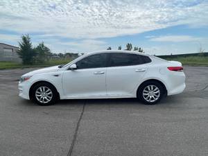 2016 Kia Optima LX - 2 OWNERS - 84,680 MILES