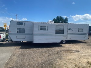 lot 2 image: 2000 Skyline Layton 38