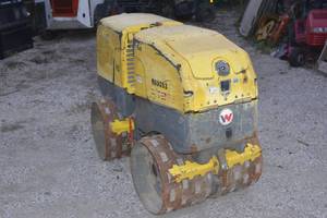 lot 4 image: WACKER NEUSON RTSC-2 Self-Propelled Walk-Behind Compactor  Trench Roller with WireWireless Remote Control