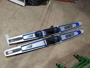 lot 10 image: Ski-Master Water Skis Ski Star 67