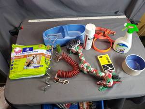 lot 22 image: Dog  Pet Supplies