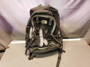 lot 57 image: North FAce Sweeper Backpack