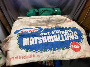 lot 58 image: Jet- Puffen Marshmallwos Sleeping Bag and Sleeping Pad