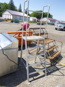 lot 22 image: Warehouse Steps