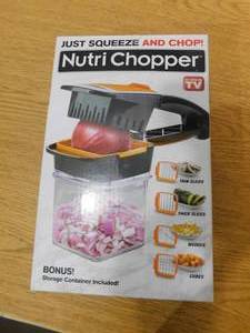 lot 74 image: As Seen on TV Nutri Chopper 5-in-1 Compact Portable Handheld Kitchen Slicer with Storage Container