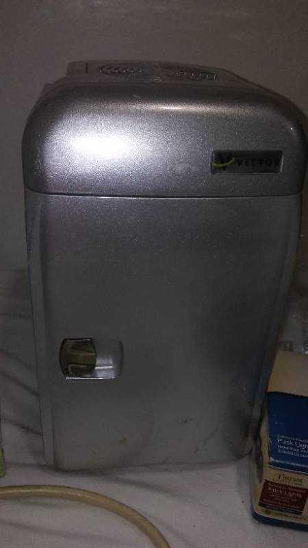 lot 539 image: 12-volt cooler, fan, heater, lights and more
