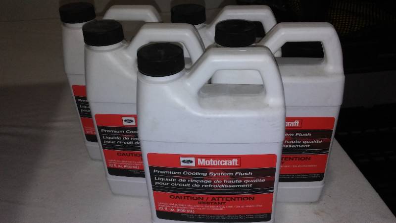 lot 652 image: Motorcraft Radiator Flush. Cooling System 22 oz. (5).