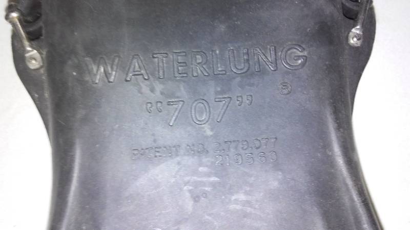 lot 668 image: Water Lung 707 Scuba Fins, Flippers