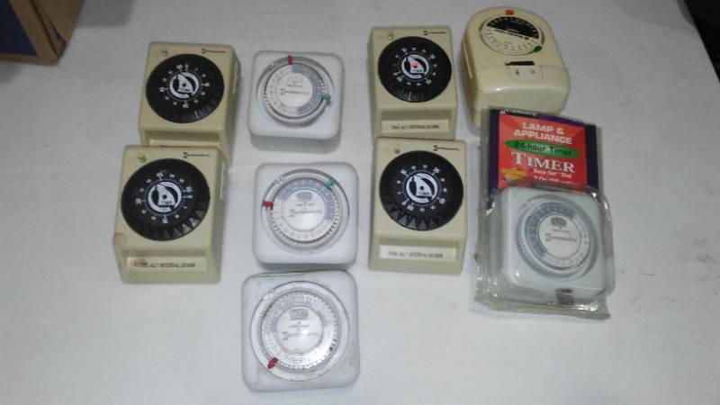 lot 669 image: Outlet Timers. (9)
