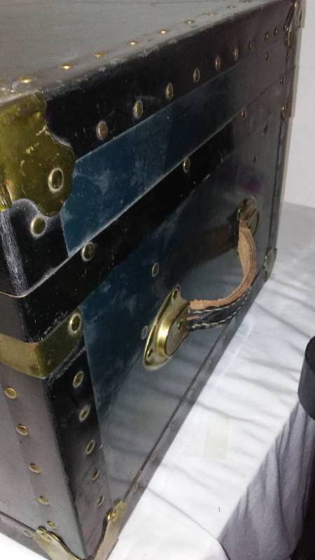 lot 727 image: Vintage Steamer Chest