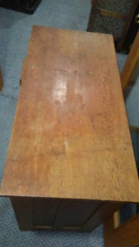 lot 732 image: Vintage Oak 12 Desk