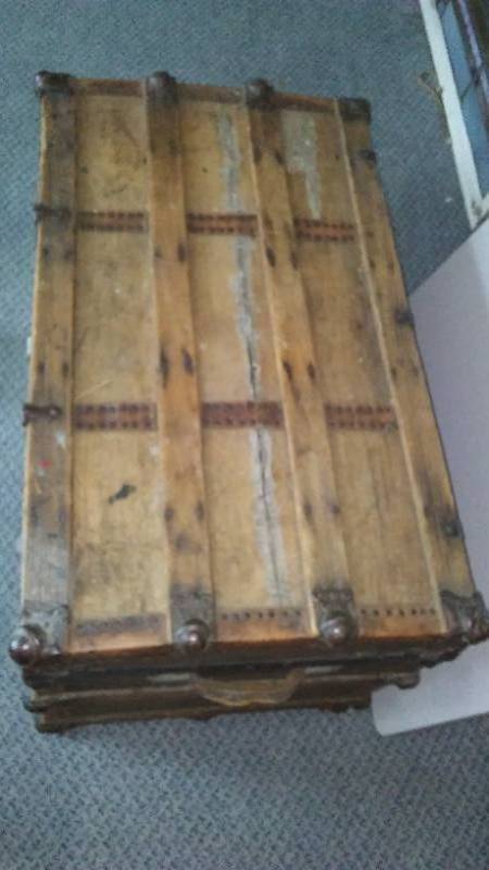 lot 733 image: Steamer Trunk, Antique.