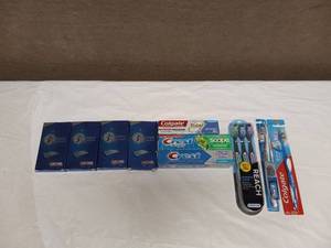 lot 15 image: NEW ASSORTED ORAL HEALTH CARE PRODUCTS