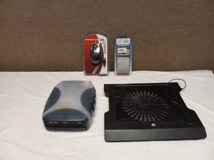 lot 37 image: ASSORTED COMPUTER PARTS