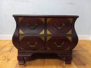 lot 74 image: VINTAGE BOMBE STYLE CHEST