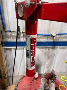 lot 4 image: Coats Tire Machine