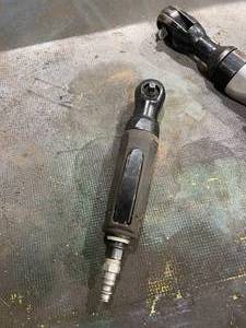 lot 23 image: Air Rachets, 38 and 14 Inch Drive- No Reserve