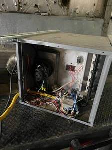 lot 31 image: BeaconMorris Garage Heater- No Reserve