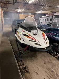 lot 29 image: 1999 Yamaha Phazer 500 with only 1828 Miles