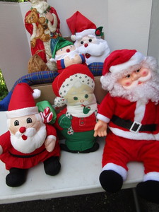 lot 50 image: Santas - Vintage