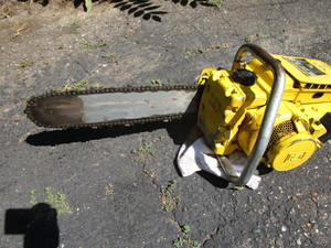 lot 19 image: McCulloch Chainsaw I-43
