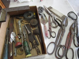 lot 25 image: Tool Snips, Shears, Chisel