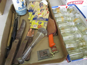 lot 37 image: Kitchenwares