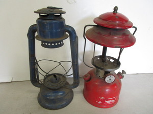 lot 52 image: Coleman Lanterns