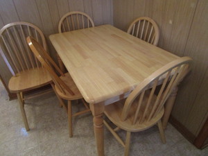 lot 1 image: Kitchen Table, 5 Chairs