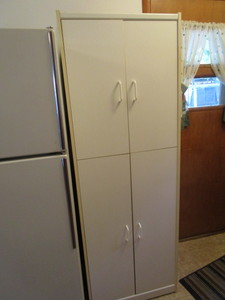 lot 84 image: Double Door Cabinet
