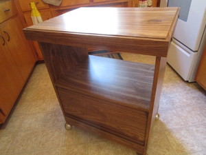 lot 88 image: Kitchen Cart