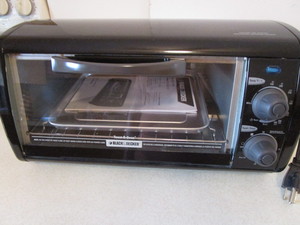 lot 89 image: B&D Toaster Oven