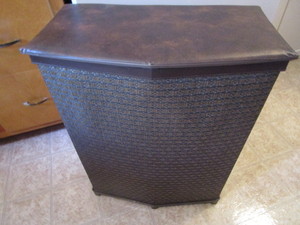 lot 91 image: Vintage Hamper