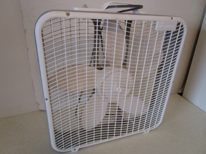 lot 93 image: Box Fan