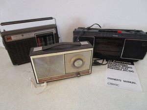 lot 110 image: Radios