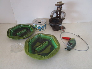 lot 116 image: Ashtrays, Toucan