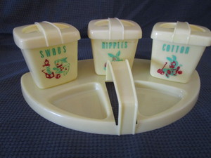 lot 122 image: Vintage Baby Container