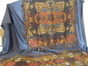 lot 128 image: Fancy Textiles