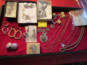 lot 143 image: Costume Jewelry