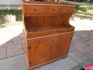 lot 151 image: Dry Sink Bar