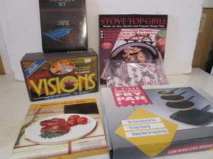 lot 173 image: Kitchenwares - Knives, Pans, Hot Pads