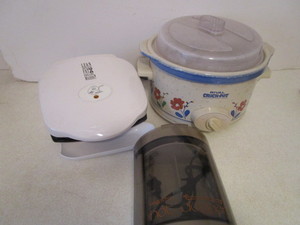 lot 175 image: Crock Pot, Grill, Hot Dogger