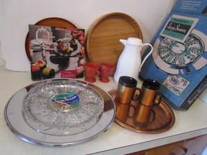 lot 182 image: Trays, Carafe, Turntable