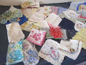lot 184 image: Ladies Hankies