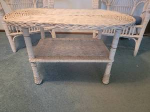 lot 45 image: Traditional Wicker Conversation Set