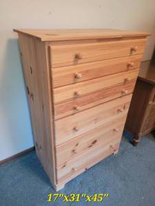 lot 49 image: Five Drawer Chest of Drawers